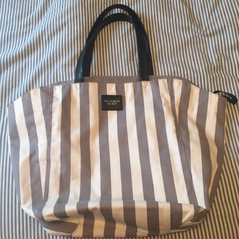 Victoria’s Secret Grey Tote 💋